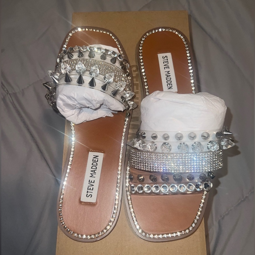 Leandra clear size 8.0 Woman’s sandal